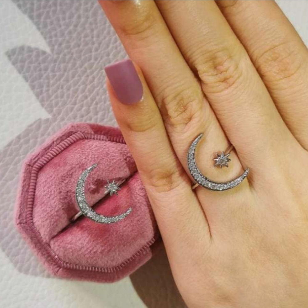 NOWT SILVER CRESCENT MOON & STAR RESIZEABLE RING - Picture 2 of 4